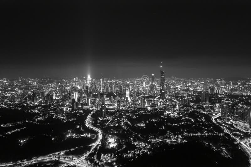 θέα ια όμορφη ριόλη kuala lumpur στα μαύρα και η whitekuala lumpur είναι ια καρδιά τη μαλαισία στοκ εικόνες