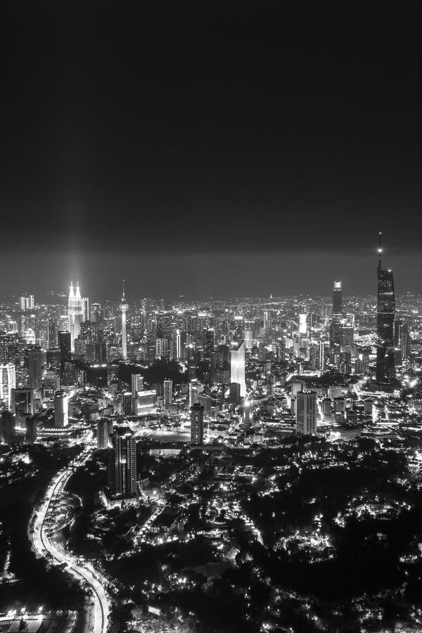 θέα ια όμορφη ριόλη kuala lumpur στα μαύρα και η whitekuala lumpur είναι ια καρδιά τη μαλαισία στοκ εικόνες