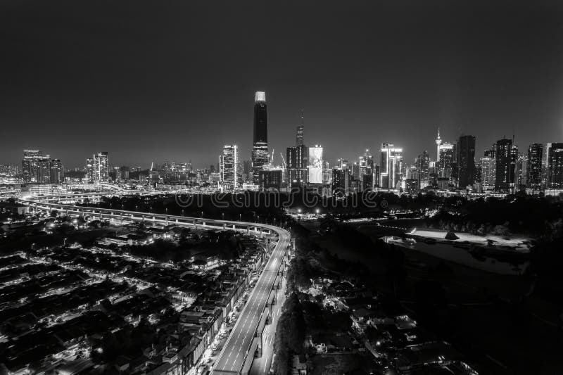 θέα ια όμορφη ριόλη kuala lumpur στα μαύρα και η whitekuala lumpur είναι ια καρδιά τη μαλαισία στοκ φωτογραφία