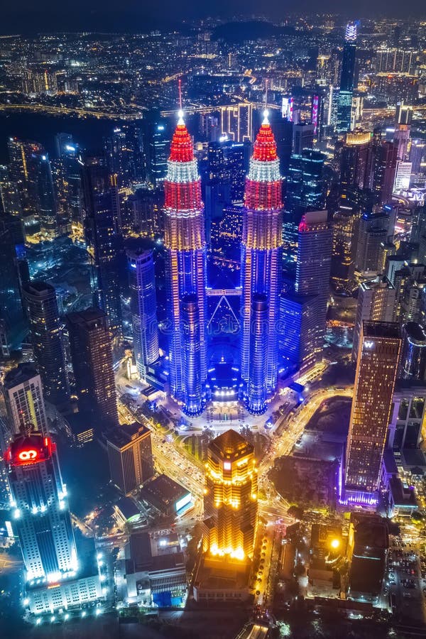 θέα μιας όμορφης πόλης kuala lumpur τη νύχτα στοκ εικόνα