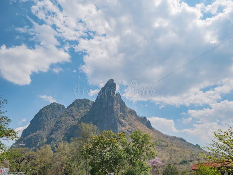 θέα σκηνής του όρους pha nok khao στο διαμέρισμα phu kradueng loei τάιλαντ στοκ εικόνες