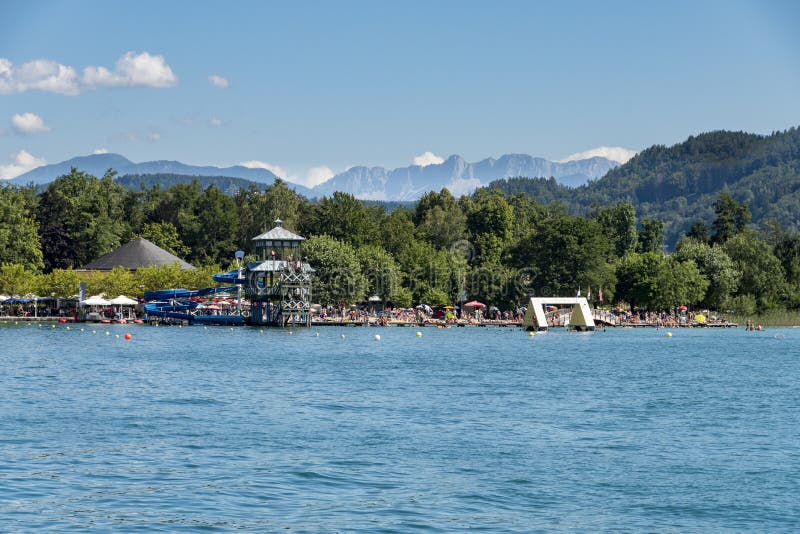 Θέρετρο Portschach AM Worthersee και λίμνη αξίας Worthersee Aus στοκ εικόνες με δικαίωμα ελεύθερης χρήσης Θέρετρο Portschach AM Worthersee και λίμνη αξίας Worthersee Aus στοκ εικόνες με δικαίωμα ελεύθερης χρήσης