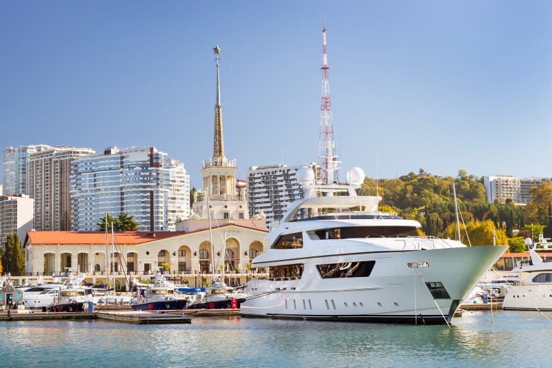 Θαλάσσιος λιμένας του Sochi, Ρωσία στοκ φωτογραφία Θαλάσσιος λιμένας του Sochi, Ρωσία στοκ φωτογραφία