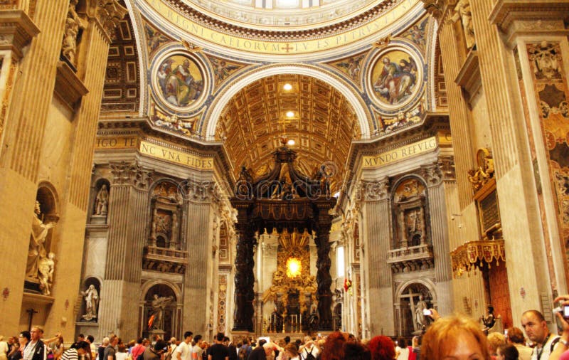 Θαυμάσια βασιλική εσωτερικό Βατικανό του ST Peter ` s στοκ φωτογραφία με δικαίωμα ελεύθερης χρήσης Θαυμάσια βασιλική εσωτερικό Βατικανό του ST Peter ` s στοκ φωτογραφία με δικαίωμα ελεύθερης χρήσης