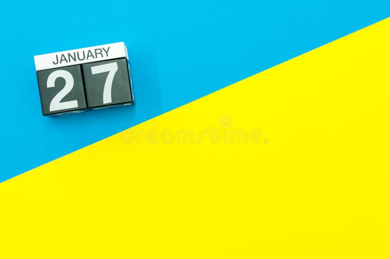 27 Ιανουαρίου Η ημέρα 27 του μήνα Ιανουαρίου, ημερολόγιο στο μπλε και κίτρινο επίπεδο υποβάθρου βάζει, τοπ άποψη ανθίστε το χρονι στοκ εικόνες 27 Ιανουαρίου Η ημέρα 27 του μήνα Ιανουαρίου, ημερολόγιο στο μπλε και κίτρινο επίπεδο υποβάθρου βάζει, τοπ άποψη ανθίστε το χρονι στοκ εικόνες