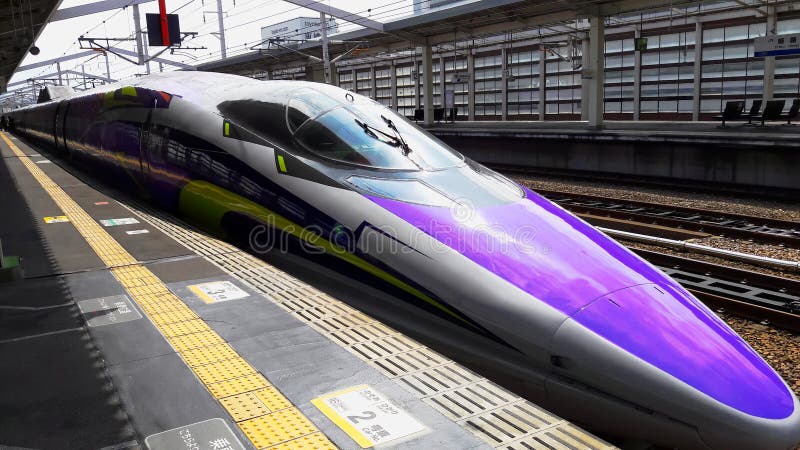 Ιαπωνικό τραίνο υψηλής ταχύτητας Shinkansen στοκ εικόνα Ιαπωνικό τραίνο υψηλής ταχύτητας Shinkansen στοκ εικόνα