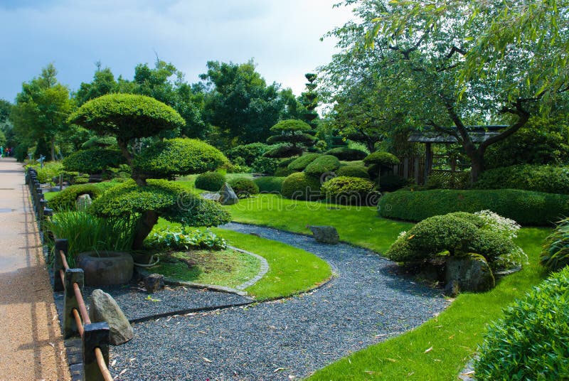 ιαπωνικός topiary κήπων στοκ εικόνα με δικαίωμα ελεύθερης χρήσης ιαπωνικός topiary κήπων στοκ εικόνα με δικαίωμα ελεύθερης χρήσης
