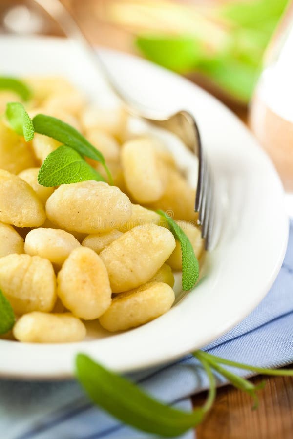 ιταλική φασκομηλιά gnocchi στοκ εικόνα