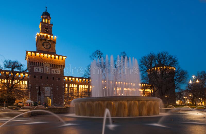 Κάστρο Sforzesco στο Μιλάνο στοκ φωτογραφία Κάστρο Sforzesco στο Μιλάνο στοκ φωτογραφία