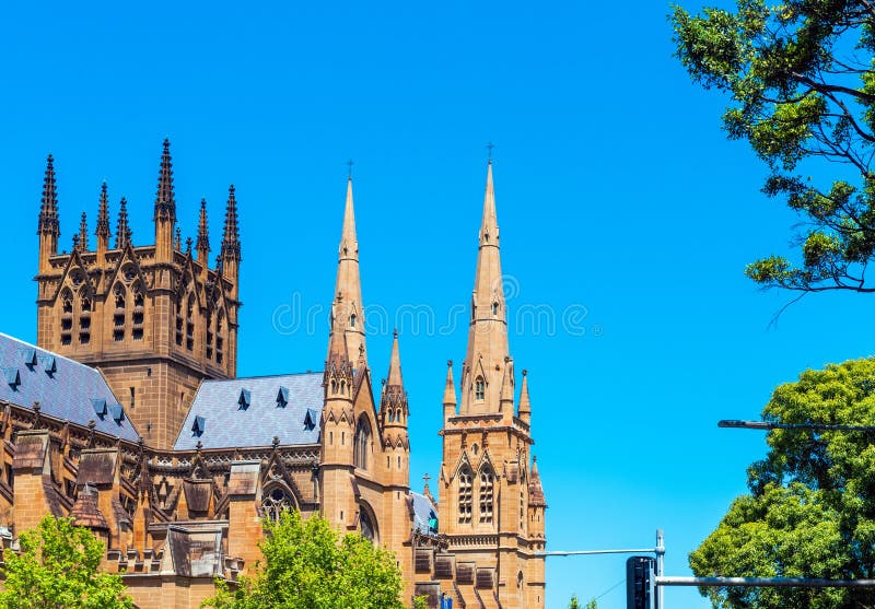 Καθεδρικός ναός της Παρθένου Μαρίας, Σίδνεϋ, Αυστραλία σε μπλε φόντο