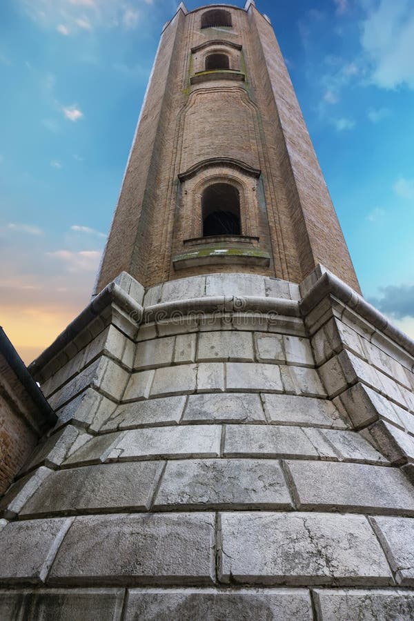 Καθεδρικός ναός του SAN Cassiano σε Comacchio, Ιταλία στοκ εικόνα Καθεδρικός ναός του SAN Cassiano σε Comacchio, Ιταλία στοκ εικόνα