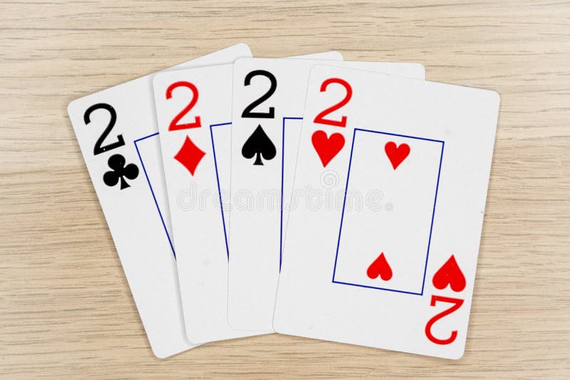 4 καλά twos 2 - κάρτες πόκερ παιχνιδιού χαρτοπαικτικών λεσχών στοκ φωτογραφίες με δικαίωμα ελεύθερης χρήσης 4 καλά twos 2 - κάρτες πόκερ παιχνιδιού χαρτοπαικτικών λεσχών στοκ φωτογραφίες με δικαίωμα ελεύθερης χρήσης