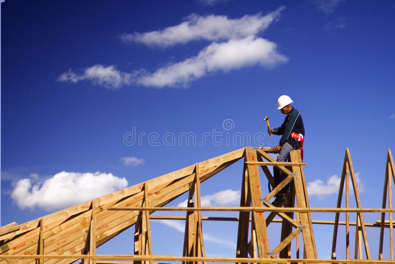 καλύπτει roofer το λευκό στοκ φωτογραφία με δικαίωμα ελεύθερης χρήσης