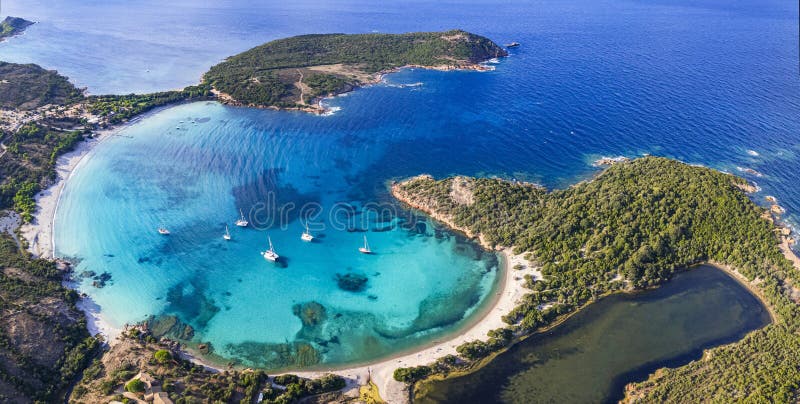 Καλύτερες παραλίες της νήσου Κορσικής πανοραμική θέα της όμορφης παραλίας Ροντινάρα στοκ φωτογραφίες με δικαίωμα ελεύθερης χρήσης