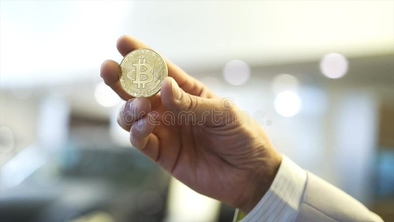 Καμμένος bitcoin σημάδι εκμετάλλευσης χεριών επιχειρηματιών Απόθεμα Εικονική έννοια χρημάτων και οικονομική έννοια αύξησης στο δι στοκ φωτογραφία Καμμένος bitcoin σημάδι εκμετάλλευσης χεριών επιχειρηματιών Απόθεμα Εικονική έννοια χρημάτων και οικονομική έννοια αύξησης στο δι στοκ φωτογραφία