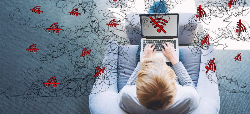 Κανένα θέμα WIFI με το άτομο που χρησιμοποιεί ένα lap-top στοκ εικόνα
