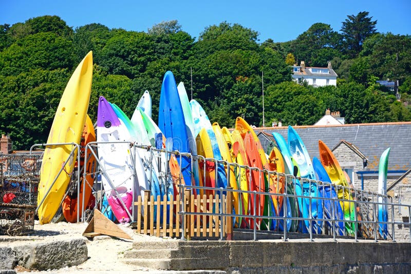 Κανό που συσσωρεύονται στο harbourside, Lyme REGIS στοκ φωτογραφίες με δικαίωμα ελεύθερης χρήσης