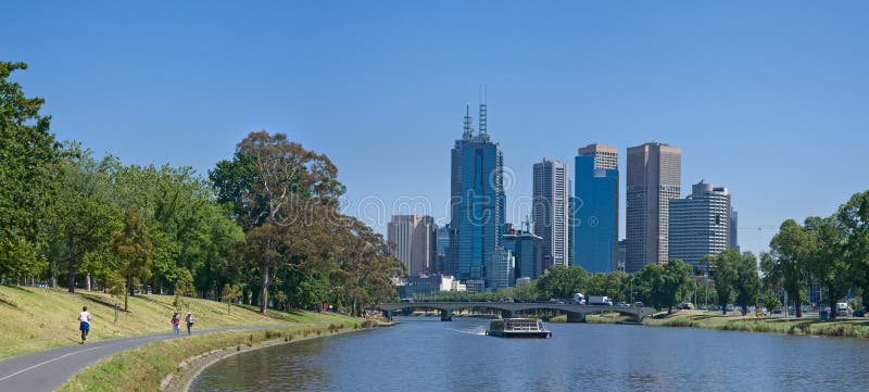 κατά μήκος του yarra οριζόντων & στοκ φωτογραφία με δικαίωμα ελεύθερης χρήσης κατά μήκος του yarra οριζόντων & στοκ φωτογραφία με δικαίωμα ελεύθερης χρήσης