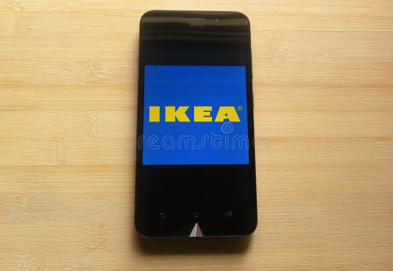 Κατάστημα app της IKEA στο κινητό τηλέφωνο στοκ εικόνες με δικαίωμα ελεύθερης χρήσης Κατάστημα app της IKEA στο κινητό τηλέφωνο στοκ εικόνες με δικαίωμα ελεύθερης χρήσης