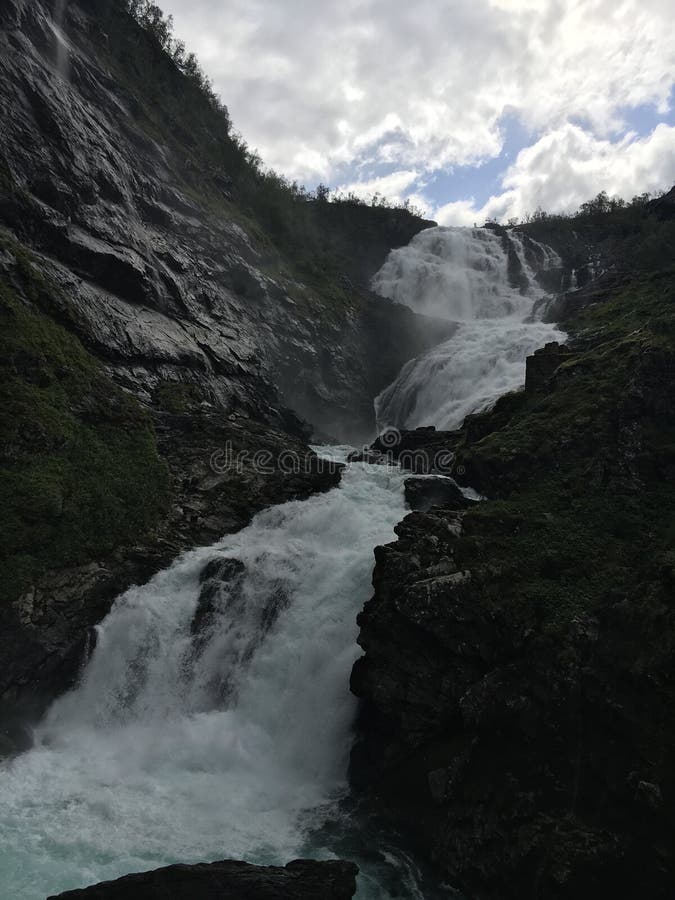 Καταρράκτης Kjossfossen στη Νορβηγία στοκ φωτογραφίες Καταρράκτης Kjossfossen στη Νορβηγία στοκ φωτογραφίες