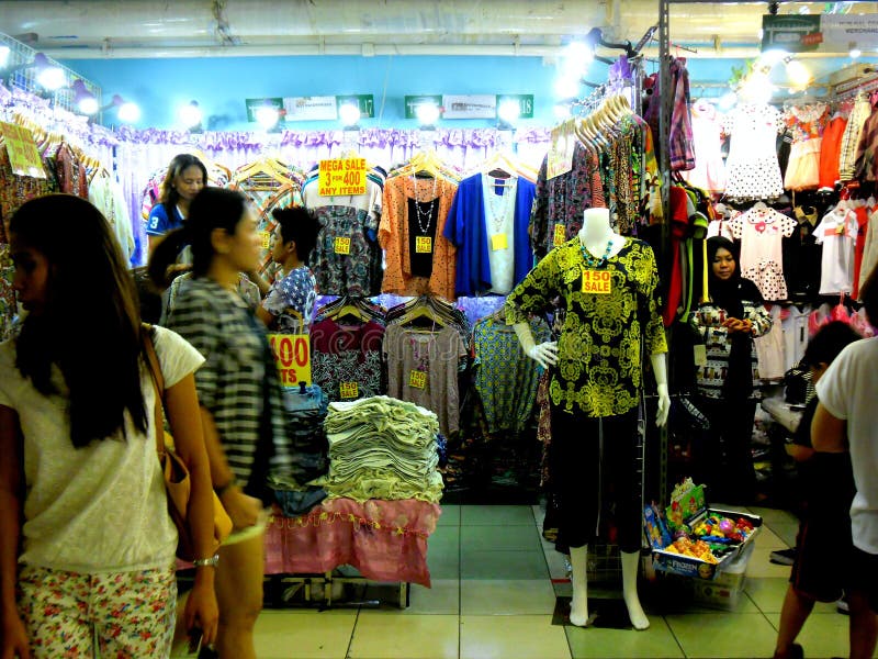 Καταστήματα Bazaar στο εμπορικό κέντρο greenhills στοκ εικόνες με δικαίωμα ελεύθερης χρήσης Καταστήματα Bazaar στο εμπορικό κέντρο greenhills στοκ εικόνες με δικαίωμα ελεύθερης χρήσης
