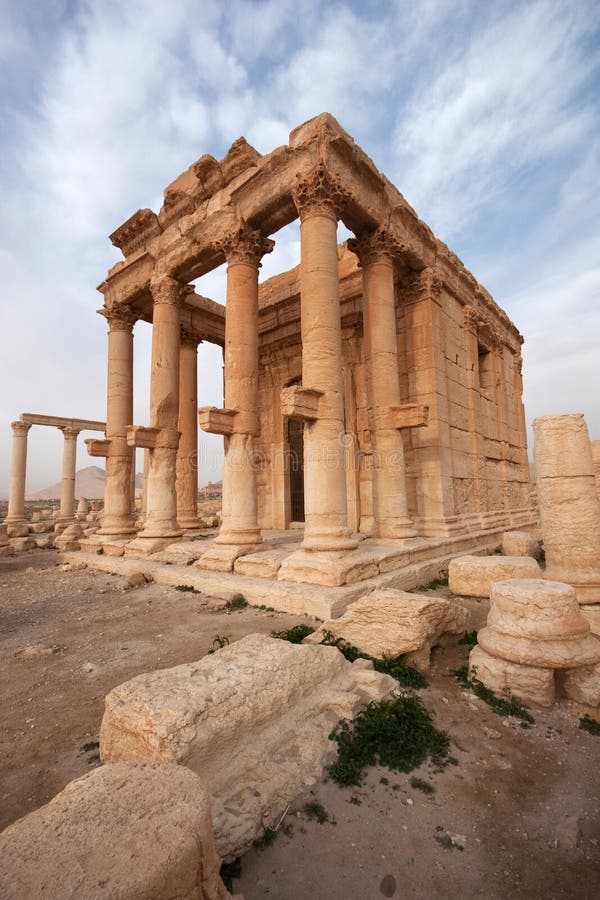 Καταστροφές της αρχαίας πόλης Palmyra - της Συρίας στοκ εικόνα με δικαίωμα ελεύθερης χρήσης Καταστροφές της αρχαίας πόλης Palmyra - της Συρίας στοκ εικόνα με δικαίωμα ελεύθερης χρήσης