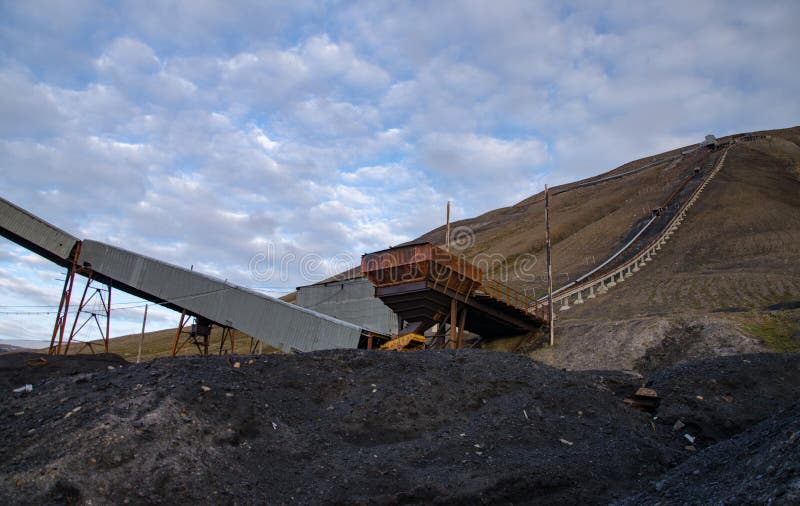 Καταστροφές του ανθρακωρυχείου σε Longyearbyen στοκ φωτογραφίες Καταστροφές του ανθρακωρυχείου σε Longyearbyen στοκ φωτογραφίες