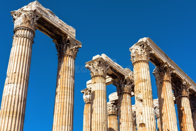 Καταστροφές του ναού Olympian Zeus στην Αθήνα, Ελλάδα στοκ εικόνα με δικαίωμα ελεύθερης χρήσης Καταστροφές του ναού Olympian Zeus στην Αθήνα, Ελλάδα στοκ εικόνα με δικαίωμα ελεύθερης χρήσης