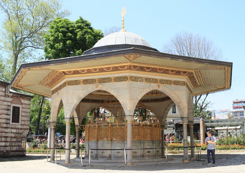 Κατοικήστε σε Hagia Sofia στη Ιστανμπούλ στοκ εικόνες με δικαίωμα ελεύθερης χρήσης Κατοικήστε σε Hagia Sofia στη Ιστανμπούλ στοκ εικόνες με δικαίωμα ελεύθερης χρήσης