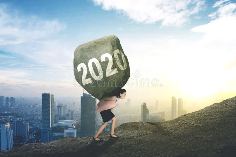 Καυκάσια επιχειρηματίας με αριθμούς 2020 στοκ φωτογραφία