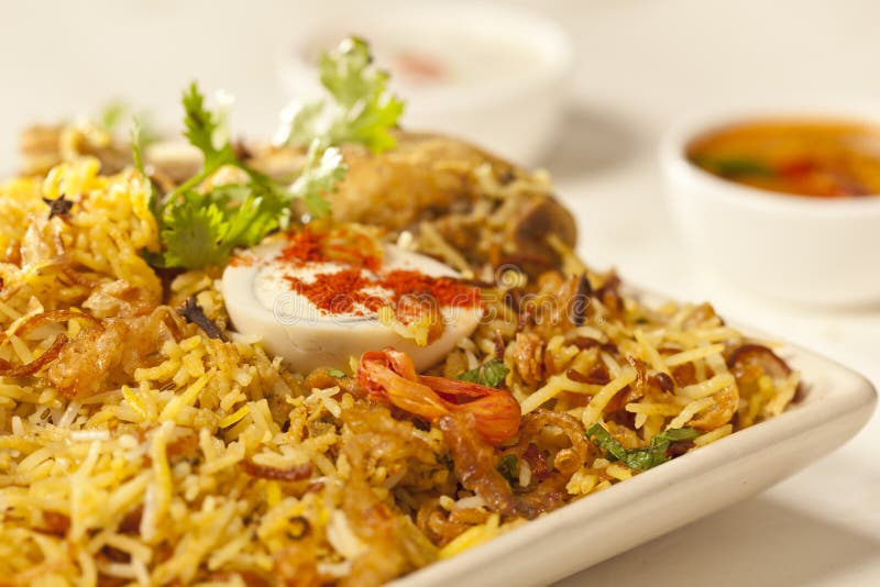 Καυτό εύγευστο biryani κοτόπουλου. στοκ εικόνες με δικαίωμα ελεύθερης χρήσης