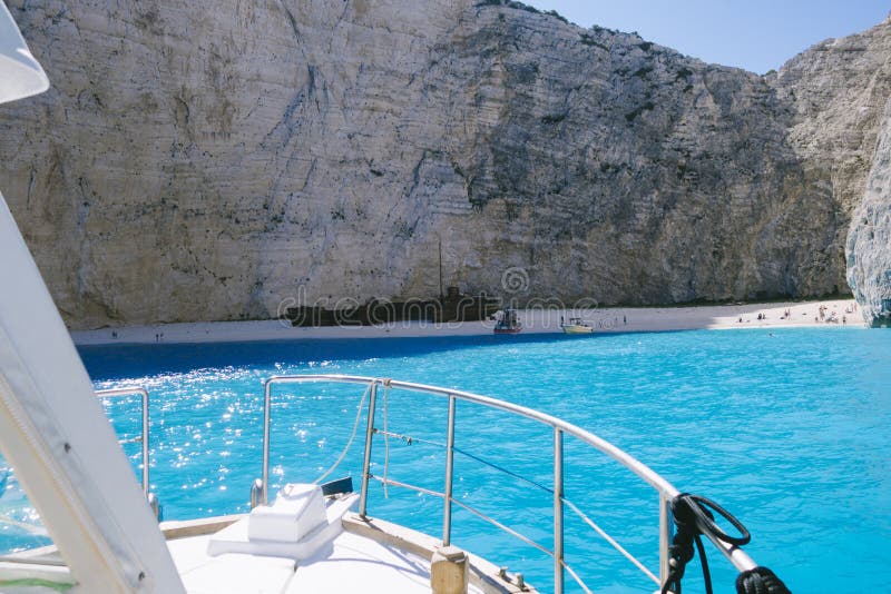 Κεφάλια βαρκών προς την παραλία στοκ φωτογραφία
