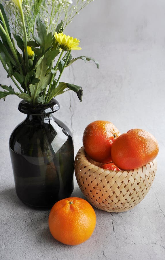 Κομψό πορτοκαλί Mandarin Orange ή Tangerinesa για την καλλιτεχνική απεικόνιση ζωντανού χρώματος τροπικών εσπεριδοειδών στοκ φωτογραφία
