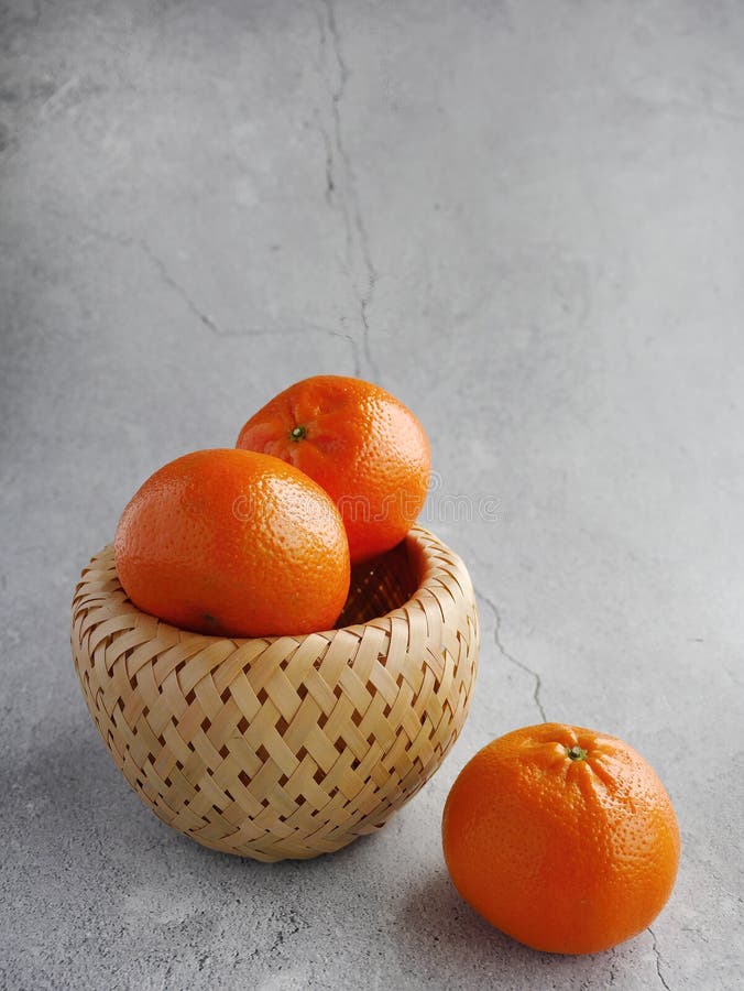 Κομψό πορτοκαλί Mandarin Orange ή Tangerinesa για την καλλιτεχνική απεικόνιση ζωντανού χρώματος τροπικών εσπεριδοειδών στοκ φωτογραφία με δικαίωμα ελεύθερης χρήσης
