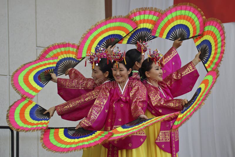 Κορεατικός χορός ανεμιστήρων