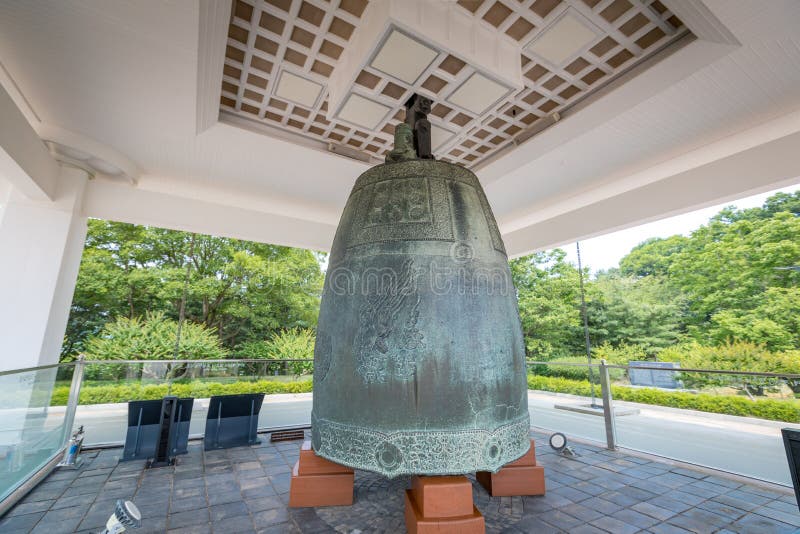 Κουδούνι του βασιλιά Seongdeok στο Εθνικό Μουσείο Gyeongju στοκ φωτογραφίες με δικαίωμα ελεύθερης χρήσης Κουδούνι του βασιλιά Seongdeok στο Εθνικό Μουσείο Gyeongju στοκ φωτογραφίες με δικαίωμα ελεύθερης χρήσης