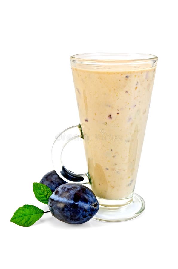 Milkshake με δύο μαύρα δαμάσκηνα στοκ εικόνες με δικαίωμα ελεύθερης χρήσης Milkshake με δύο μαύρα δαμάσκηνα στοκ εικόνες με δικαίωμα ελεύθερης χρήσης