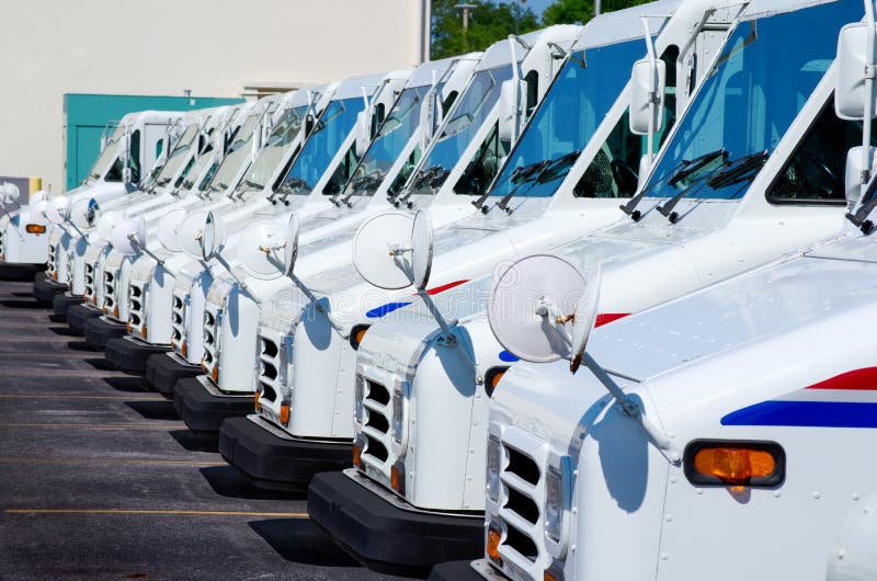 κρατικά truck ταχυδρομικής υπηρεσίας παράδοσης που ενώνονται στοκ εικόνα κρατικά truck ταχυδρομικής υπηρεσίας παράδοσης που ενώνονται στοκ εικόνα