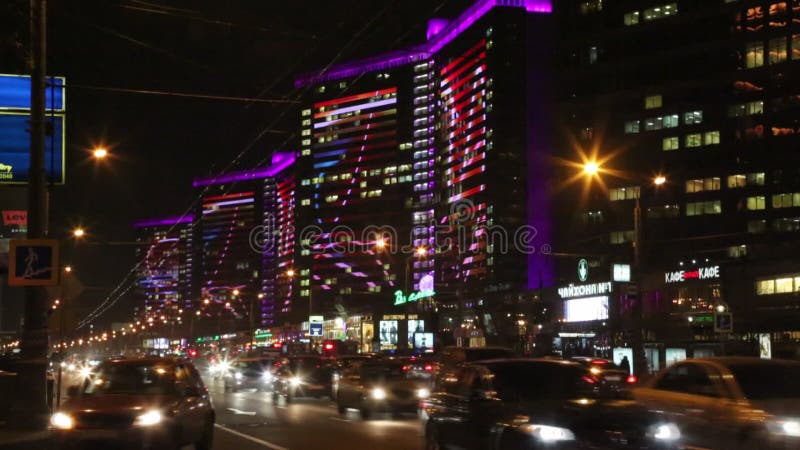 Κυκλοφορία νύχτας στη νέα οδό Arbat Μόσχα απόθεμα βίντεο