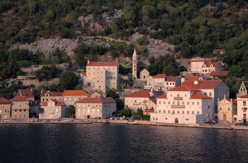 Κόλπος του Μαυροβουνίου Kotor στοκ εικόνες Κόλπος του Μαυροβουνίου Kotor στοκ εικόνες