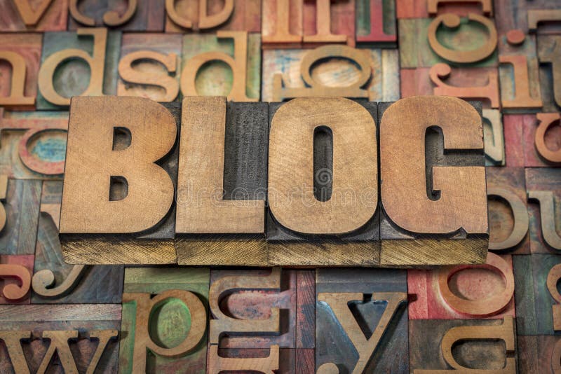 Λέξη Blog στον ξύλινο τύπο στοκ φωτογραφία με δικαίωμα ελεύθερης χρήσης Λέξη Blog στον ξύλινο τύπο στοκ φωτογραφία με δικαίωμα ελεύθερης χρήσης