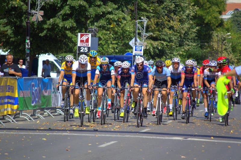 Λήξη ανακύκλωσης peloton στοκ φωτογραφία Λήξη ανακύκλωσης peloton στοκ φωτογραφία