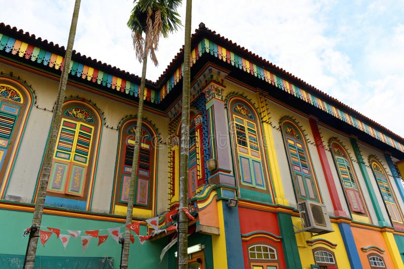 Little India is an ethnic district in Singapore. It is located east of the Singapore River across from Chinatown, located west of the river and north of Kampong Glam. Both areas are part of the urban planning area of Rochor. Little India is commonly known as Tekka in the Indian Singaporean community. Little India is an ethnic district in Singapore. It is located east of the Singapore River across from Chinatown, located west of the river and north of Kampong Glam. Both areas are part of the urban planning area of Rochor. Little India is commonly known as Tekka in the Indian Singaporean community.