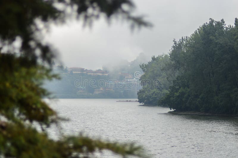 Λίμνη Bhimtal, Nainital, Uttarakhand στοκ φωτογραφία με δικαίωμα ελεύθερης χρήσης Λίμνη Bhimtal, Nainital, Uttarakhand στοκ φωτογραφία με δικαίωμα ελεύθερης χρήσης
