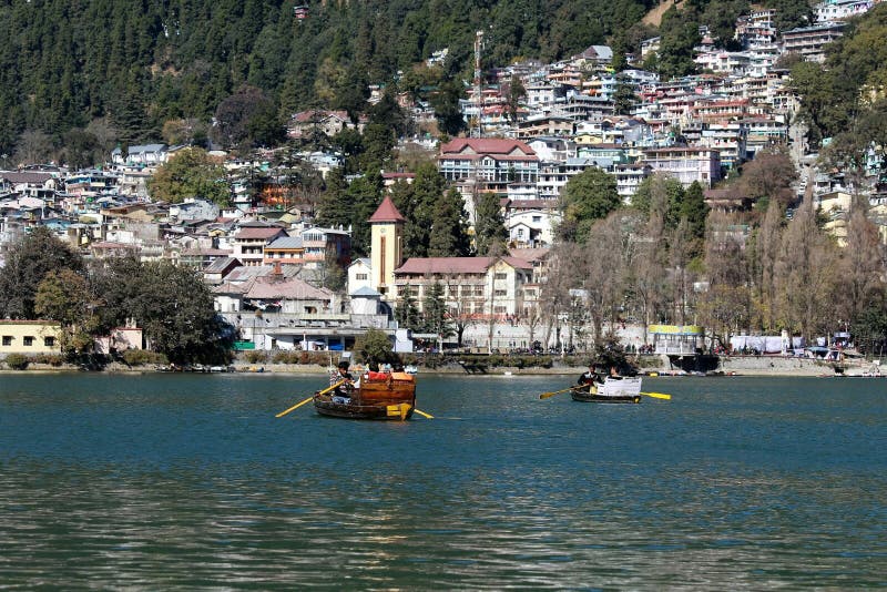 Λίμνη Nainital στοκ φωτογραφίες με δικαίωμα ελεύθερης χρήσης Λίμνη Nainital στοκ φωτογραφίες με δικαίωμα ελεύθερης χρήσης