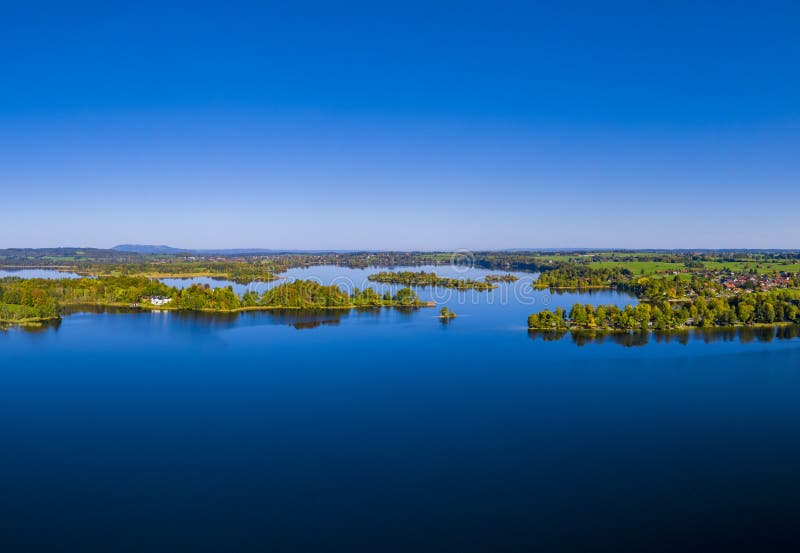 Λίμνη Staffelsee κοντά σε Murnau, Βαυαρία, Γερμανία στοκ φωτογραφία Λίμνη Staffelsee κοντά σε Murnau, Βαυαρία, Γερμανία στοκ φωτογραφία