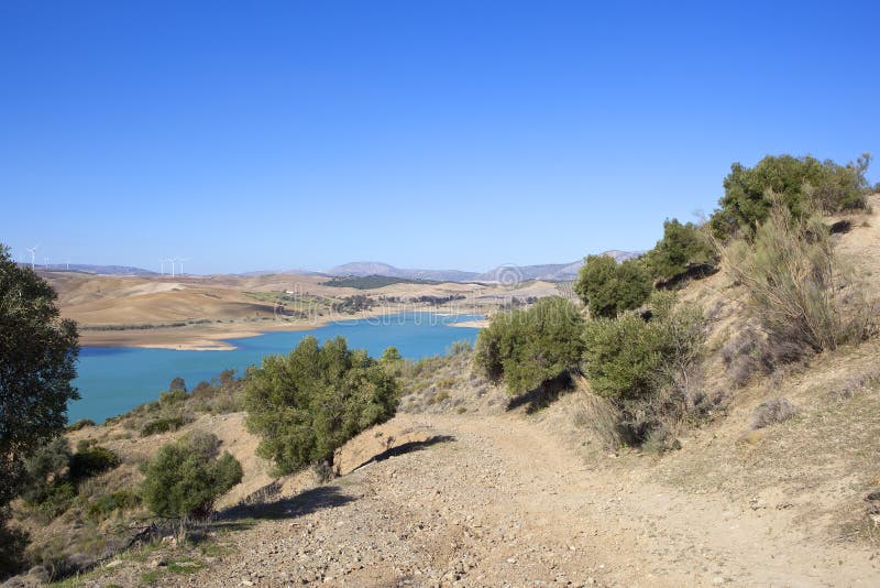 Λίμνη βουνών της Ανδαλουσίας στη νότια Ισπανία στοκ εικόνες Λίμνη βουνών της Ανδαλουσίας στη νότια Ισπανία στοκ εικόνες