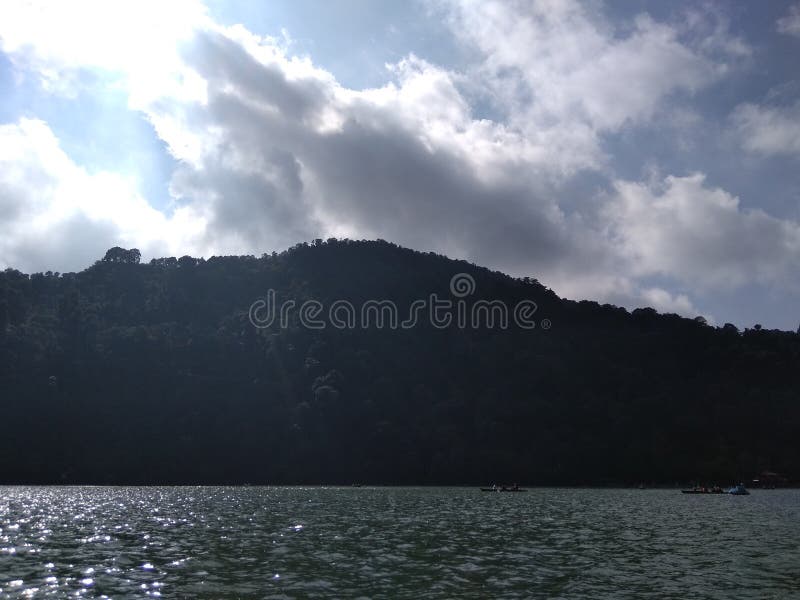 Λίμνη σε Nainital Uttarakhand Ινδία στοκ φωτογραφίες με δικαίωμα ελεύθερης χρήσης Λίμνη σε Nainital Uttarakhand Ινδία στοκ φωτογραφίες με δικαίωμα ελεύθερης χρήσης