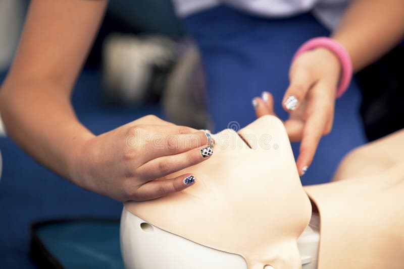 Λεπτομέρεια κατάρτισης CPR στοκ φωτογραφίες Λεπτομέρεια κατάρτισης CPR στοκ φωτογραφίες