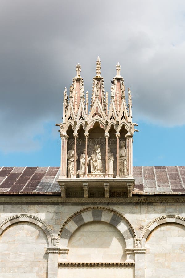 Λεπτομέρεια του αγάλματος στο Camposanto Monumentale, νεκροταφείο στην πλατεία Miracoli dei πλατειών στην Πίζα, Τοσκάνη, Ιταλία στοκ εικόνες